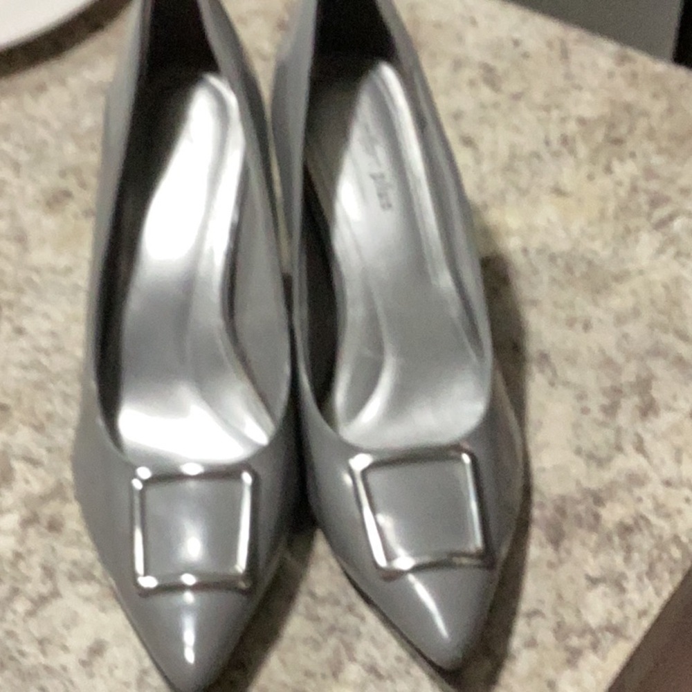 VJH Confort Gray Heels Sleek Minimalist Design